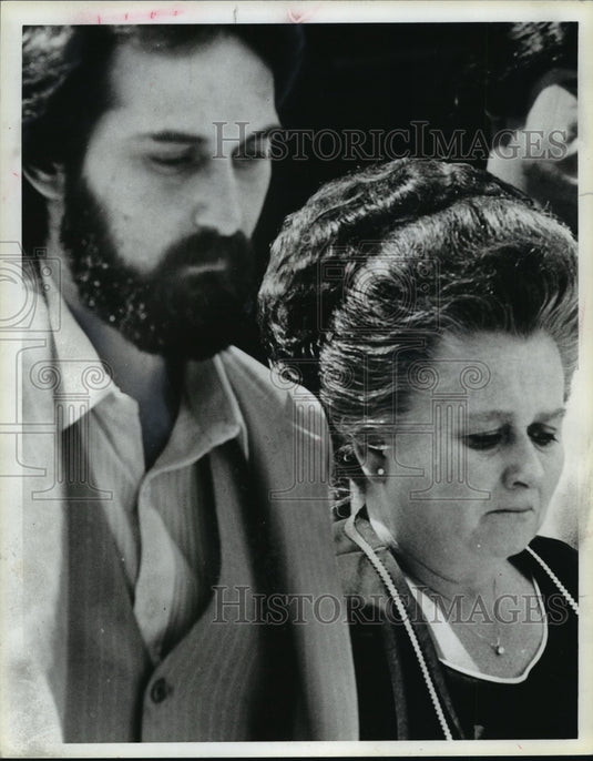 1990 Press Photo Mother of Murder Victim Robin Benedict - nef56103