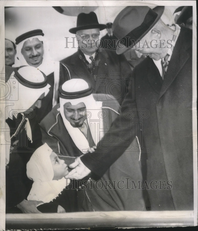 Load image into Gallery viewer, 1957 Press Photo President Eisenhower greets Prince Mashuur - nef56189
