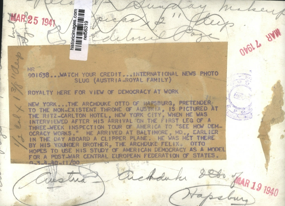 1940 Press Photo Archduke Otto of Hapsburg at New York Ritz Carlton Hotel