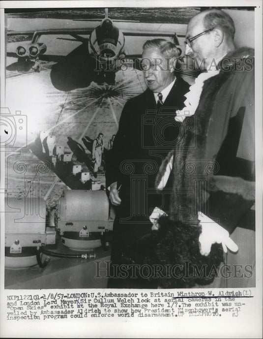 1957 Press Photo Winthron W.Aldreich, U.S Amb. to Britain and Sir Callum Welch