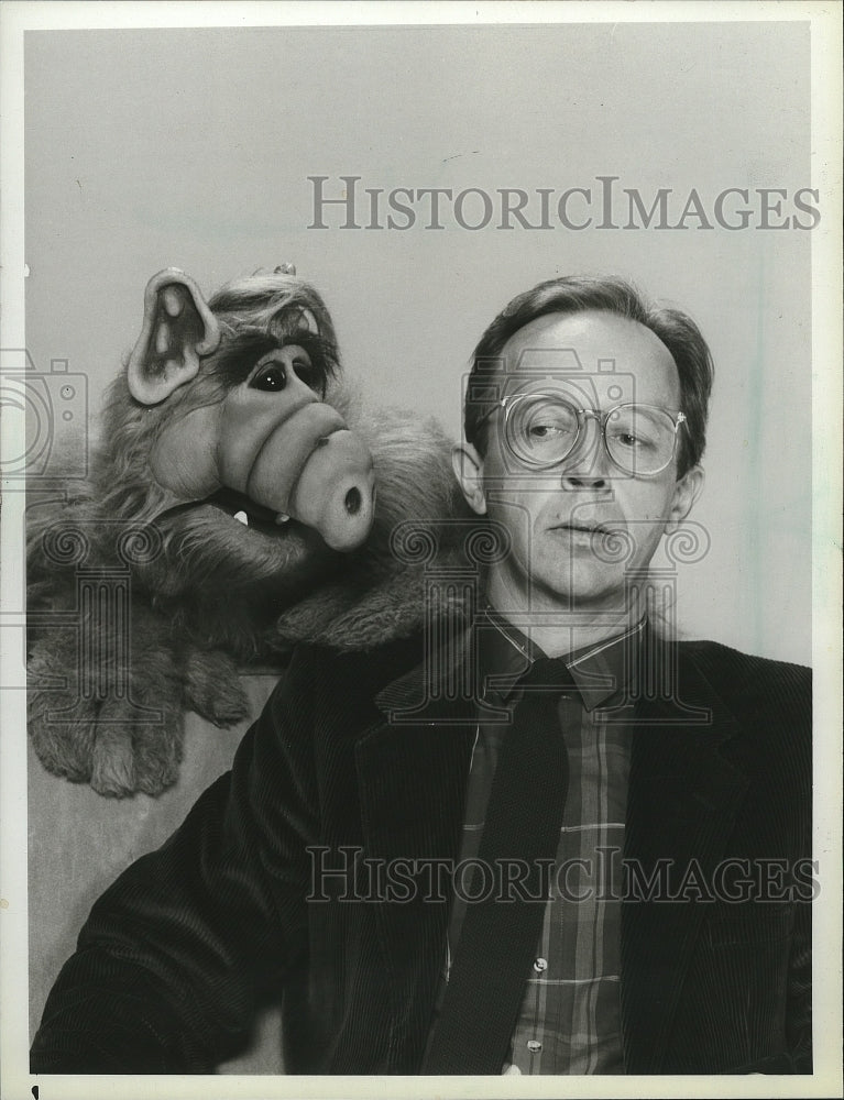 1986 Press Photo Max Wright appeared in Comedy Series "ALF" on NBC - nef56437