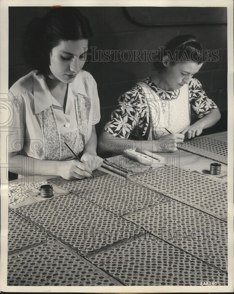 1943 Press Photo Film Cut-Outs at Westinghouse Electric Cleveland Lighting Div