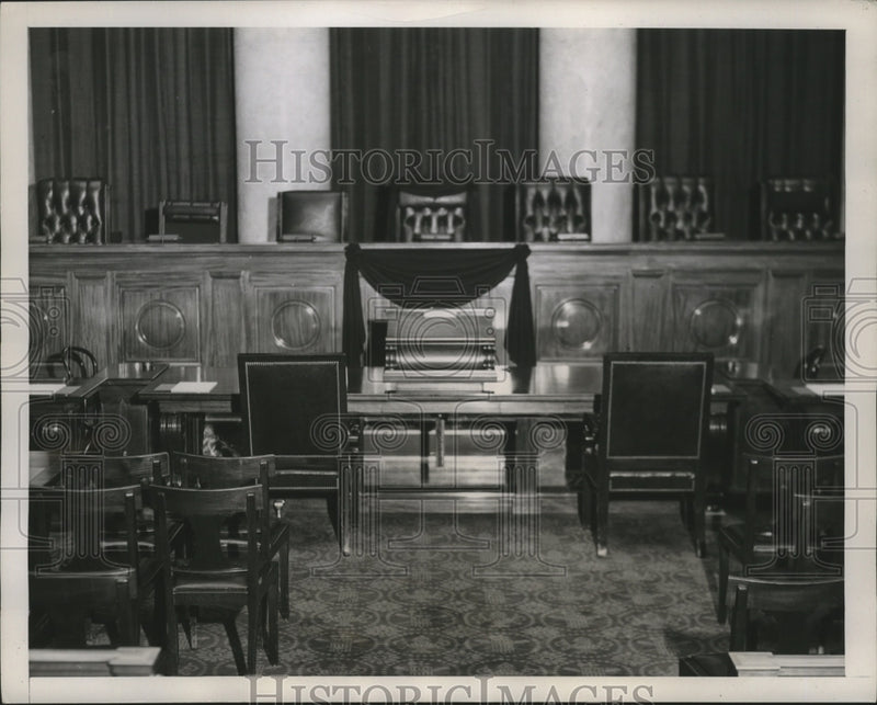 Load image into Gallery viewer, 1946 Press Photo Bench of the Late Chief Justice Stone Draped in Black
