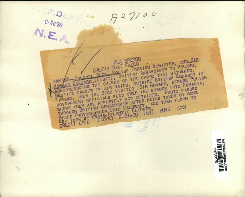 1939 Press Photo Col. Beck & Sir Howard Kennard Acknowledge Cheers of the Crowd