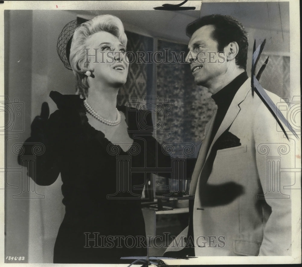 1967 Press Photo Celeste Holm, Mort Sahl in "Doctor, You've Got to Be Kidding!"- Historic Images