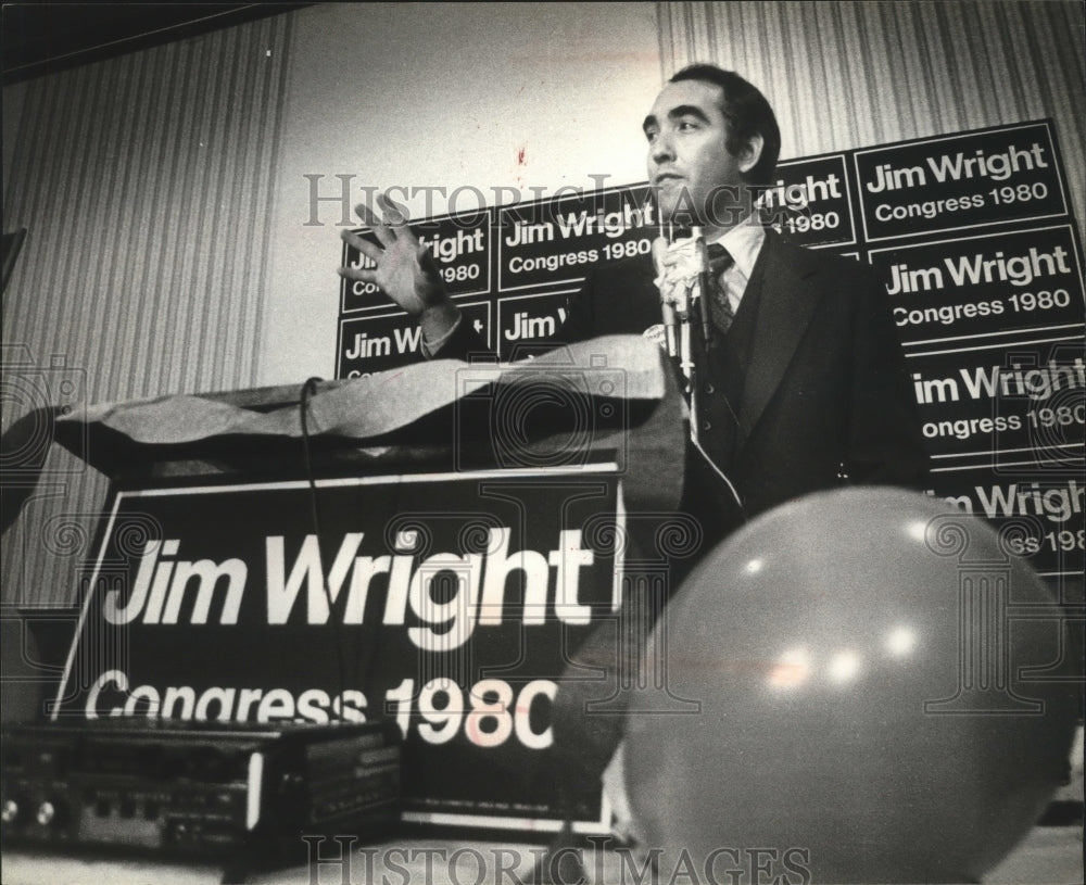 1980 Press Photo James Wright, Candidate for Congress Speaking in Madison, WI