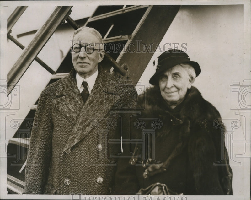 Load image into Gallery viewer, 1934 Press Photo Hugh S. Cummings &amp; Wife Aboard "Santa Clara" New York
