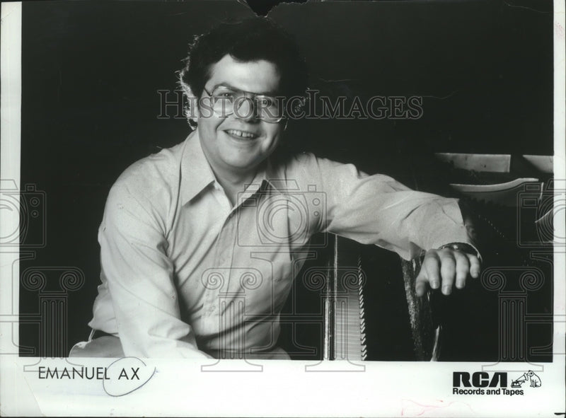 Load image into Gallery viewer, Press Photo Pianist Emanuel Ax - nef56769
