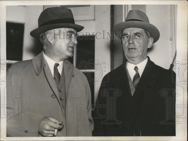 Load image into Gallery viewer, 1938 Press Photo Charles Edison, Admiral W.D. Leahy at White House - nef56809
