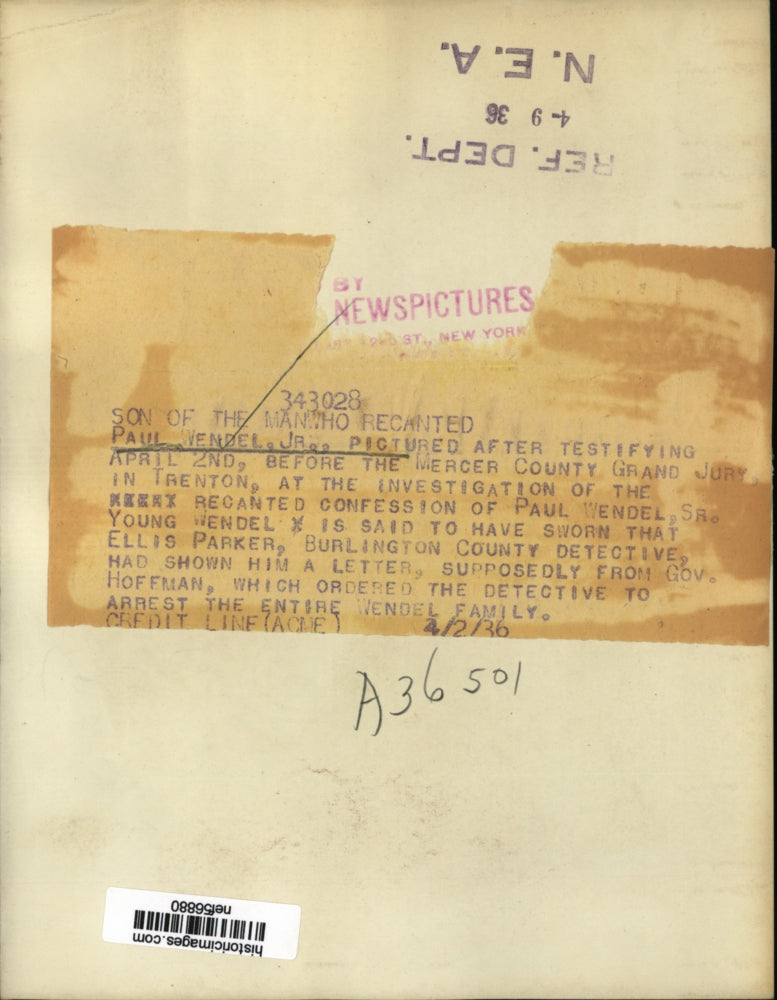 1936 Press Photo Paul Wendel Jr. Leaving Mercer County Court, Trenton New Jersey