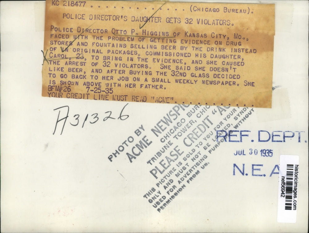 1935 Press Photo Otto P Higgins Faced with Getting Evidence of Beer Sales