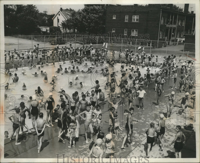 Load image into Gallery viewer, 1954 Press Photo Grovewood Pool - nef56949
