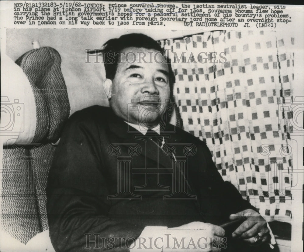 1962 Press Photo Prince Souvanna Phouma Sits in HIs Plane For Laos Arrival- Historic Images