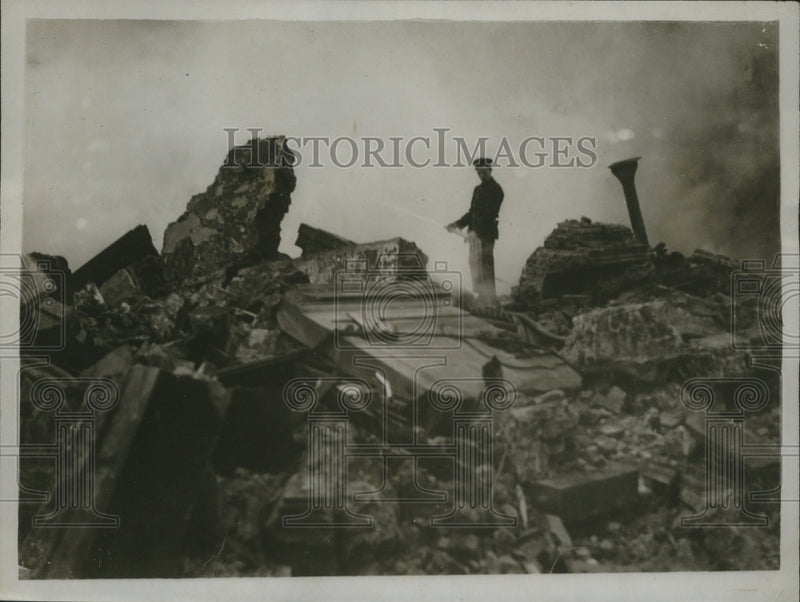 Load image into Gallery viewer, 1920 Press Photo Remains of Grant's Drapery Shop - nef56983
