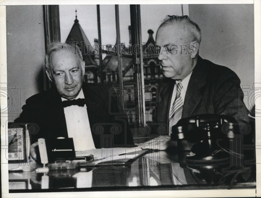 1941 Press Photo New York State Earners to Address Their Income Tax Checks