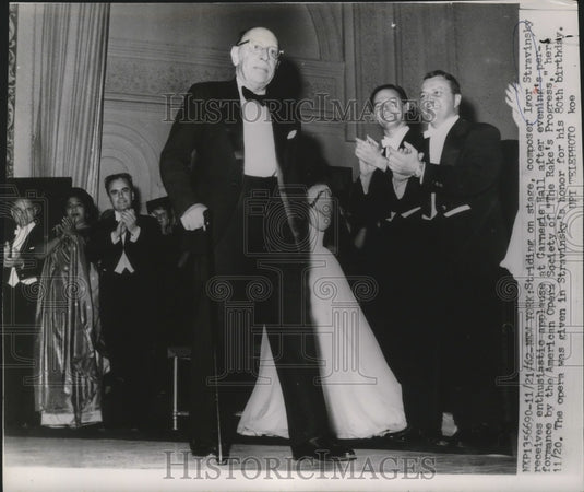 1962 Press Photo Igor Stravinsky Receive Applause at Carnegie Hall's Performance