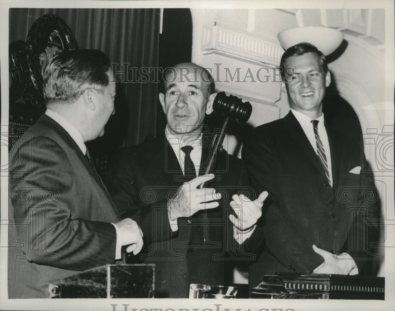 Load image into Gallery viewer, 1964 Press Photo Erich Leinsdorf w Gavel at State House Senate Meeting, Boston
