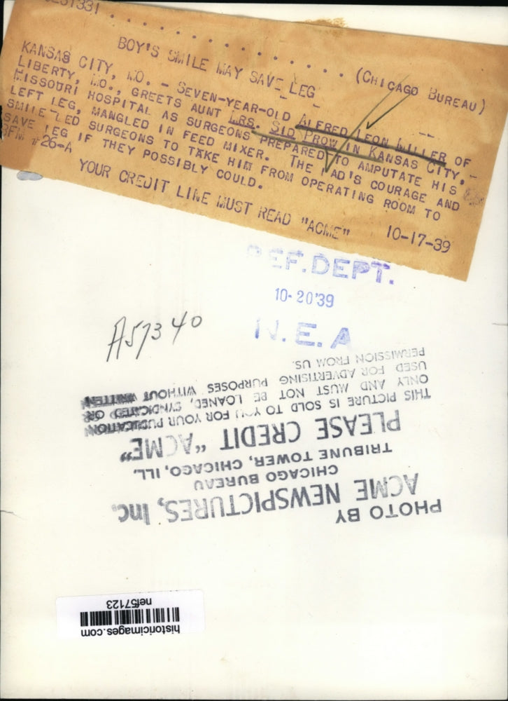 1939 Press Photo Alfred Leon Miller Greets Aunt Sid Prow as Surgeons Prepare