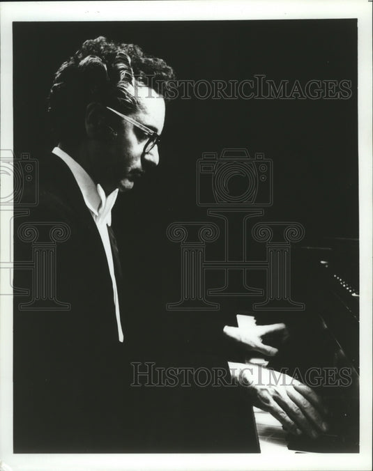 1975 Press Photo Joseph Schwartz, Pianist - nef57233