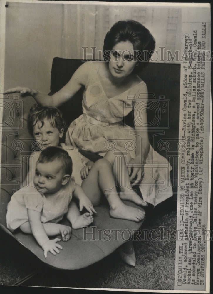 Load image into Gallery viewer, 1964 Press Photo Marina Oswald relaxes with her two children - nef57353
