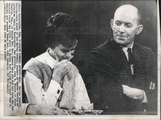 1964 Press Photo Mrs Marina Oswald Ponders Answer During Interview Today in WA