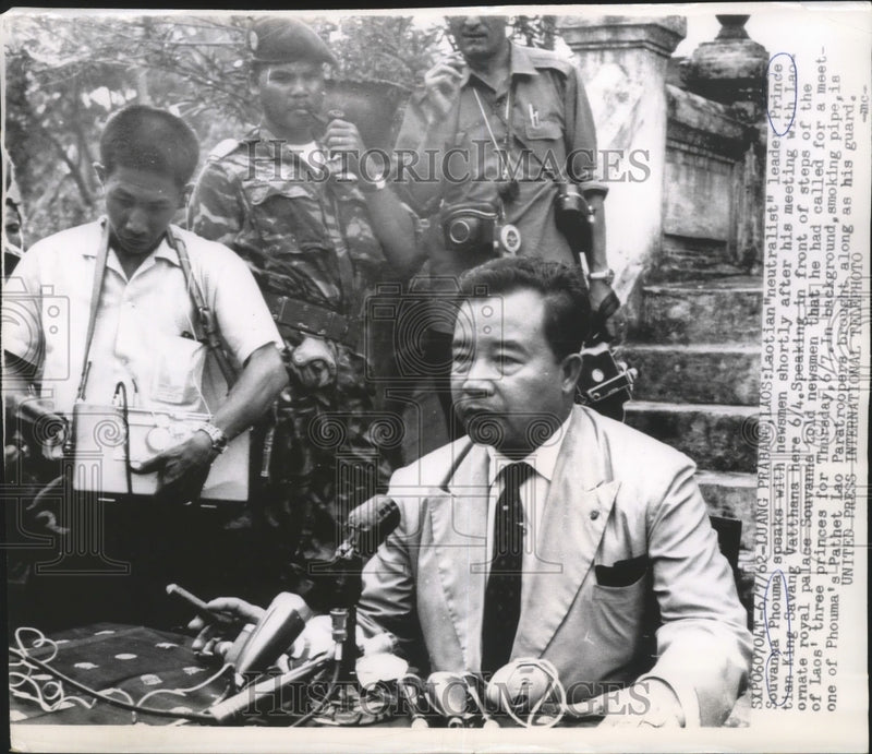 Load image into Gallery viewer, 1962 Press Photo Prince Souvanna Phouma Speaks with Newsmen After Meeting
