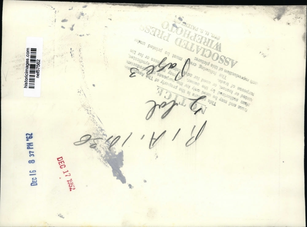 1952 Press Photo Pope John XXIII Gives King Mwami Mwambutsa Gift - nef57562