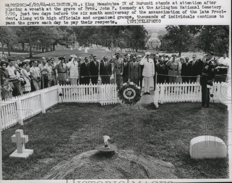 Load image into Gallery viewer, 1964 Press Photo King Mwambutsa IV Stands at Attention After Wreath Laying
