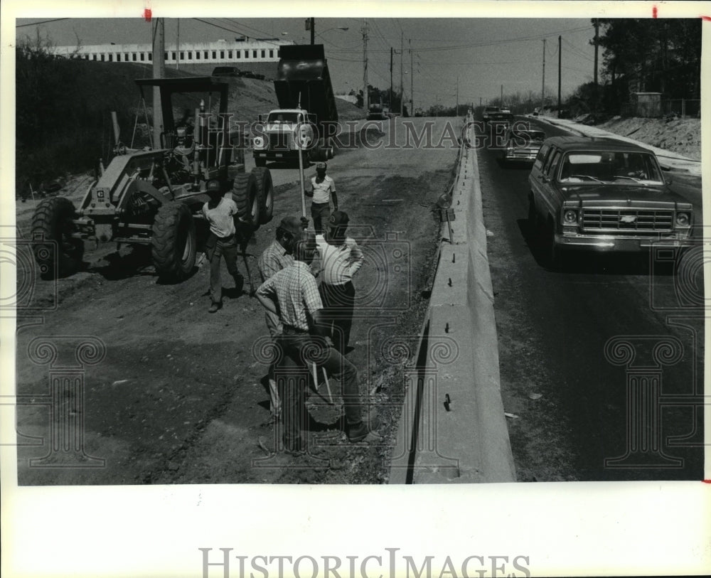 1985 Press Photo Road Widening in Warm Springs, Georgia - nef57614