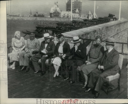 Press Photo Group of People - nef57624