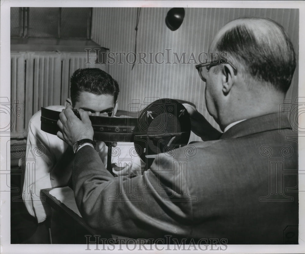 1955 Press Photo Visual Test for DSR Detroit Streetcar Drivers - nef57695