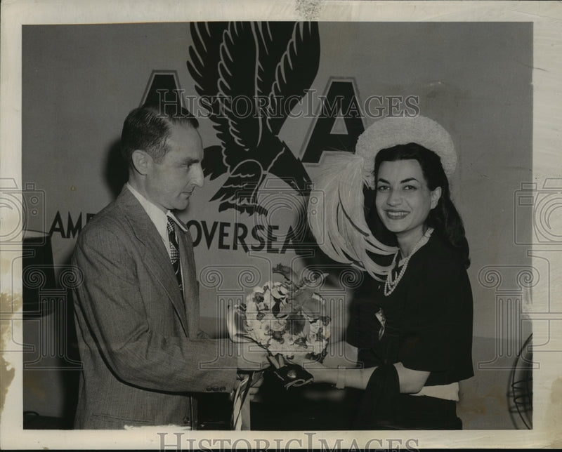 Load image into Gallery viewer, 1947 Press Photo Princess Achraf Pahlevi, Twin sister of the Shah of Iran in N.Y
