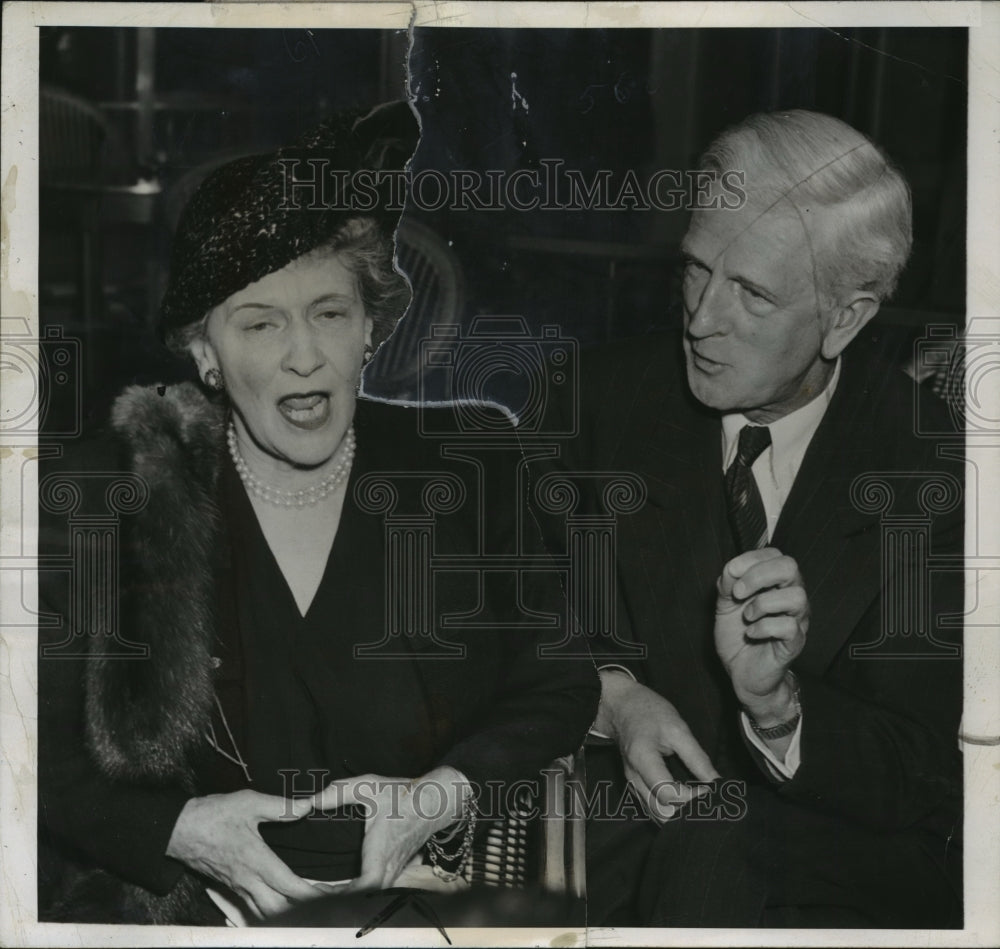 1953 Press Photo Lady Nancy Astor, Dr. James G. MacDonald Aboard Queen Elizabeth- Historic Images