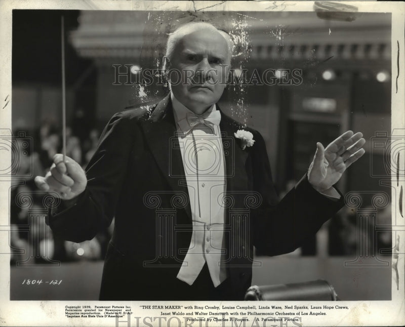 Load image into Gallery viewer, 1939 Press Photo Conductor Walter Damrosch Philharmonic Orchestra of Los Angeles
