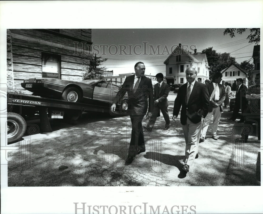 1993 Press Photo Attorneys w Aston Martin Algunda of Prince Mohammed B. Alsaud
