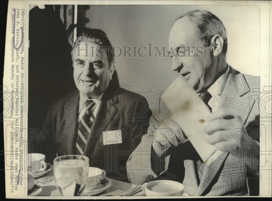 1974 Press Photo U.S Dist. Judge John J.Sirica and Atty.Gen.William B. Saxbe