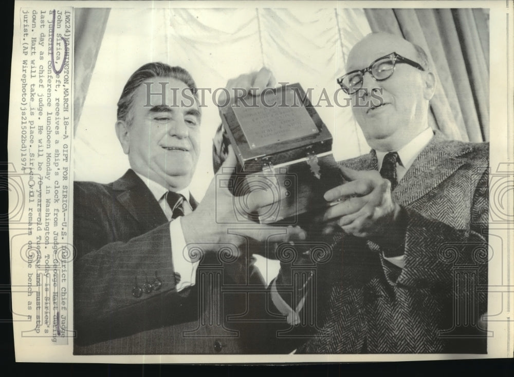 1874 Press Photo U.S Dist.Judge John Sirica receive clock from Judge George Hart