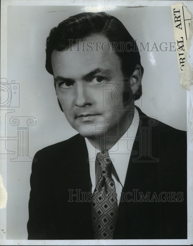 1973 Press Photo Pianist Arthur McKenzie produces a TV show about hockey
