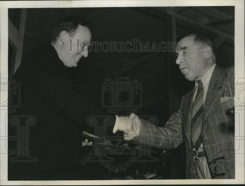 1938 Press Photo Gov.George H. Earle of Pennsylvania greet Rep. Sol Bloom of N.Y