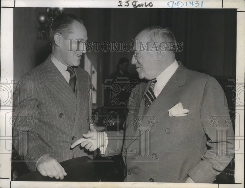 Load image into Gallery viewer, 1944 Press Photo Marriner S. Eccles discusses the legislation with Robert Wagner
