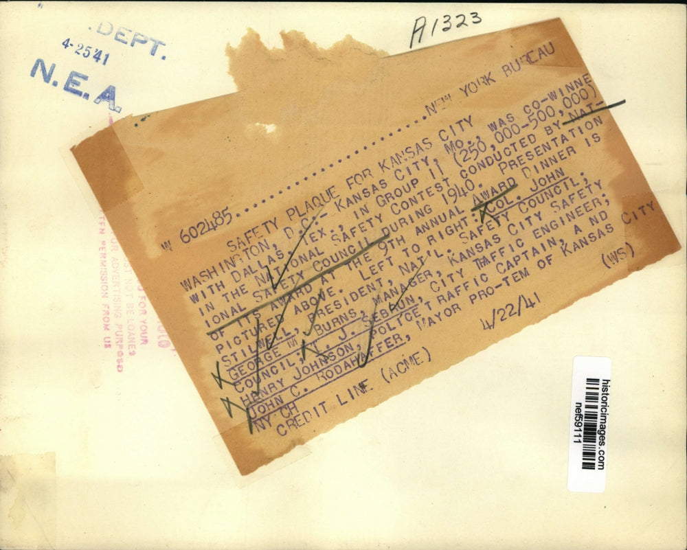 1941 Press Photo National Safety Plaque awarded to Kansas City Mo - nef59111