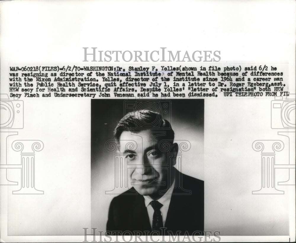 1970 Press Photo Stanley F. Yolles announces resignation as director - nef59118