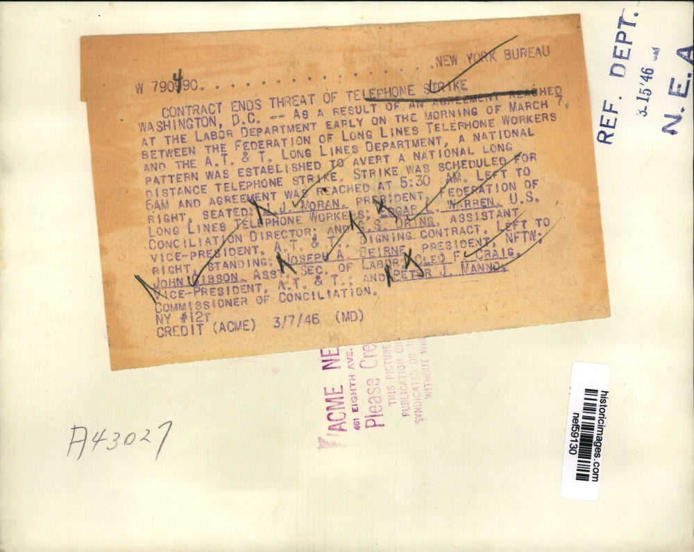 1946 Press Photo Contract ends threat of telephone strike among workers