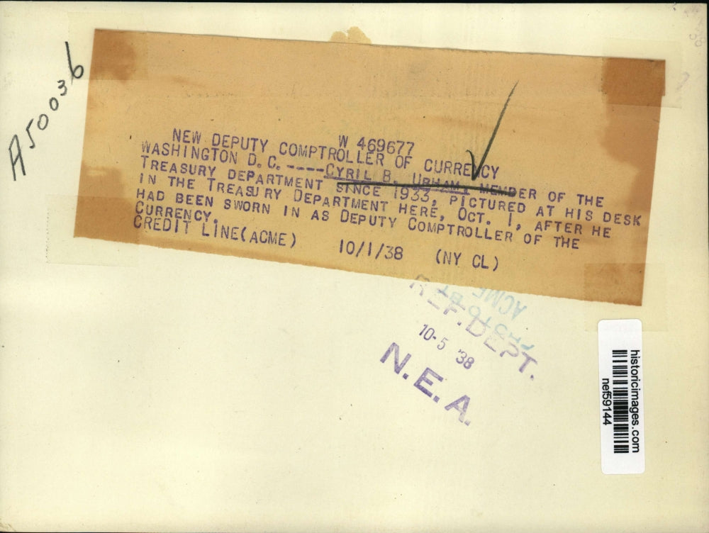 1938 Press Photo Cyril B. Urham at his desk in the Treasury Department