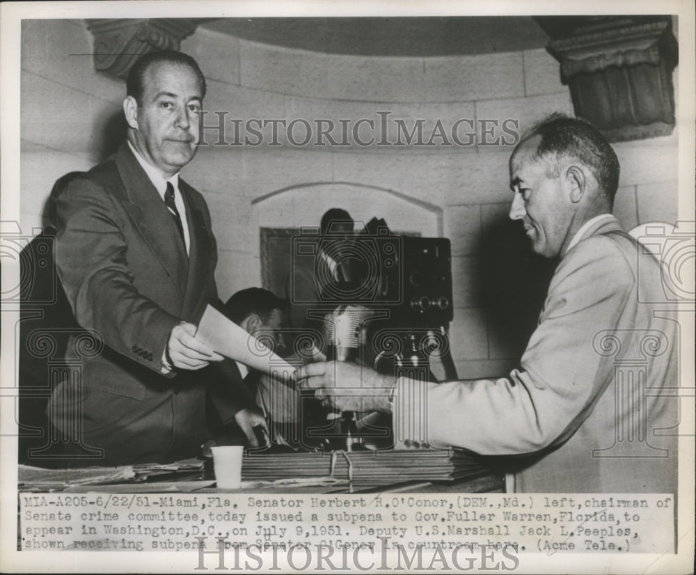 1951 Press Photo Herbert R. O'Conner issues a subpoena to Fuller Warren