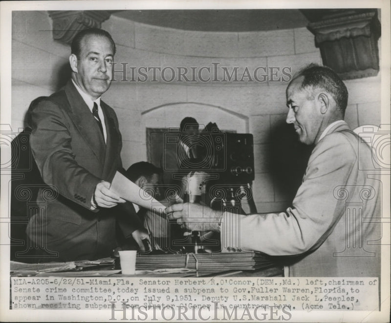 Load image into Gallery viewer, 1951 Press Photo Herbert R. O'Conner issues a subpoena to Fuller Warren
