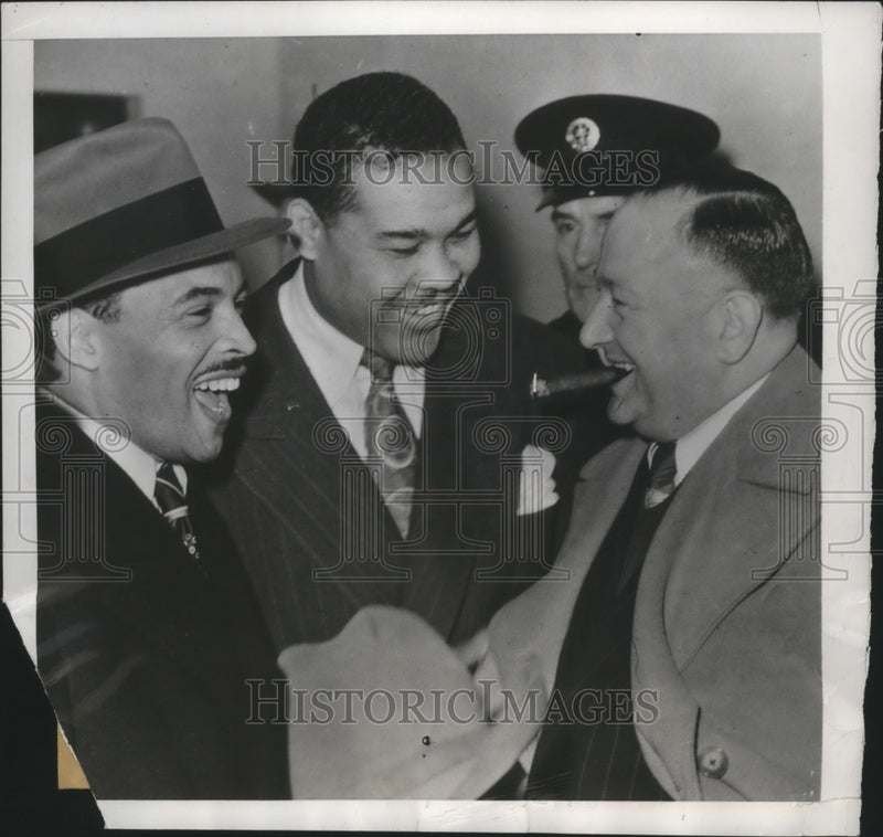 Load image into Gallery viewer, 1948 Press Photo Heavyweight Joe Louis and Jack Solomons Britain Boxer Promoter
