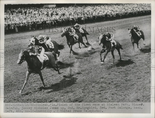 1953 Press Photo Gainful wins the first Race at Hialeah Park in Miami Florida