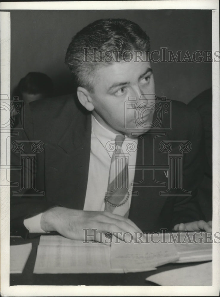 Load image into Gallery viewer, 1943 Press Photo Charles M.Flkington Meat Price Executive for the OPA
