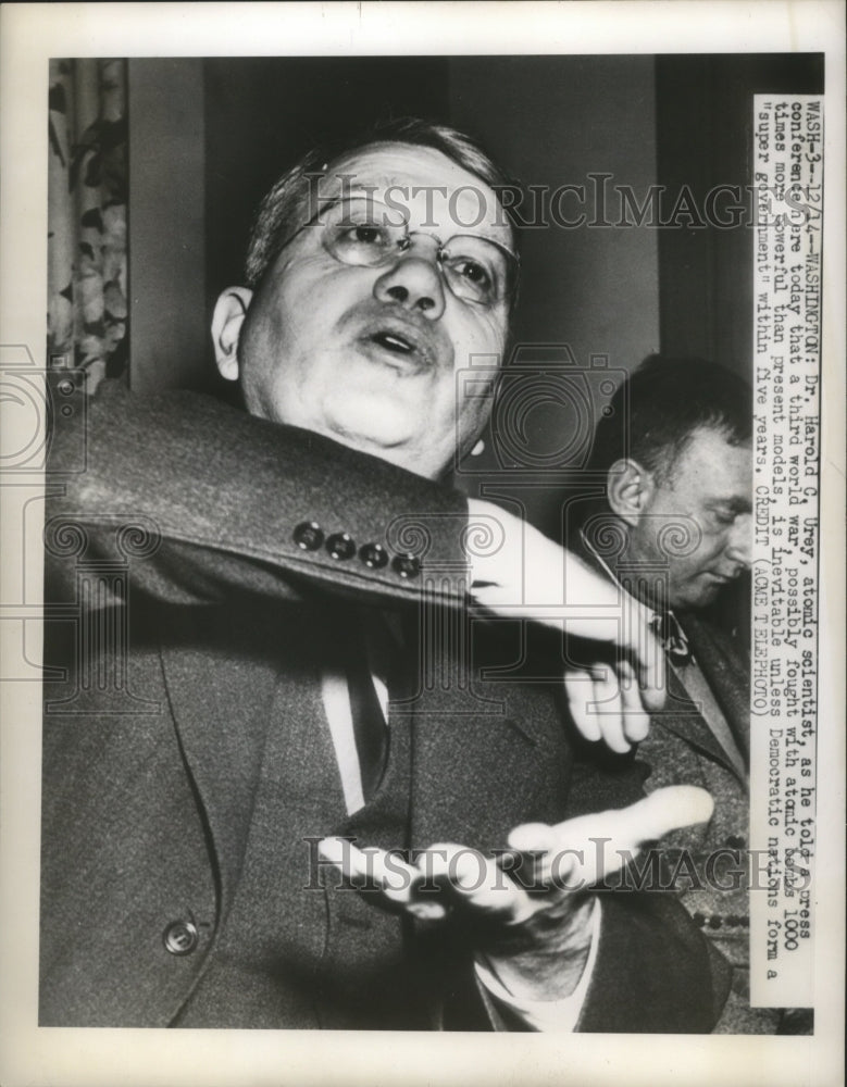 Load image into Gallery viewer, 1949 Press Photo Dr.Harold C.Urey, Atomic Scientist at press conference
